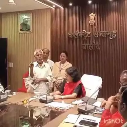 बालोद: संयुक्त जिला कार्यालय बालोद के जनदर्शन कक्ष में जनदर्शन कार्यक्रम का आयोजन, कलेक्टर सुनी आम नागरिकों की समस्याएं