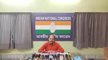 বহরমপুর: রেলের রক্ষণাবেক্ষণের জন্য লাখ লাখ কর্মচারী দরকার, কেন্দ্র নজর দিচ্ছে না;রেলের ইঞ্জিন বিকল নিয়ে বহরমপুরে বলেন অধীর চৌধুরি