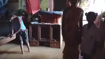বলরামপুর: বলরামপুরপুর টাটা রোড ডিপুটাঁড় এলাকায় প্রায় 12টি পরিবারের বাড়ির ভেতরে জমছে জল, সমস্যায় স্থানীয়রা #jansamasya