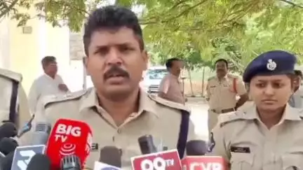కడప: గండికోట వద్ద ఓ మైనర్ బాలిక మృతదేహం లభ్యమైన నేపథ్యంలో  ఘటనా స్థలాన్ని పరిశీలించిన ఎస్పీ అశోక్ కుమార్