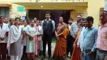 हज़ारीबाग: धरमपुर उपस्वास्थ्य केंद्र पहुंची एनक्वास की टीम, स्वास्थ्य सुविधाओं की जांच की