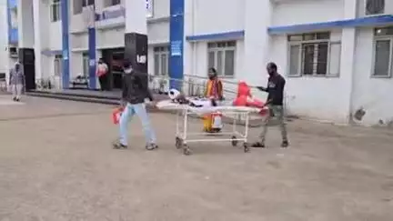 बैतूल नगर: चलती ट्रेन में अज्ञात लोगों ने दो युवकों को दिया ज़हर, एक का पैर कटा, बैतूल से भोपाल रेफर