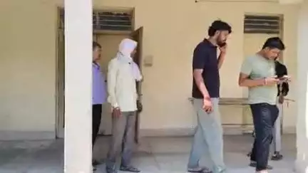 नारासन: नारसन के पास तेज रफ्तार ट्रैक्टर ट्राली ने पिकअप वाहन को मारी टक्कर, वाहन चालक की मौके पर हुई दर्दनाक मौत