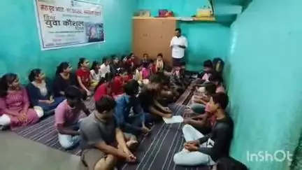 नीमडीह: आदारडीह में मनाया गया विश्व युवा कौशल दिवस