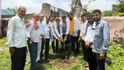 गंगरार: खूंटियां में सालवी महासभा ने नवप्रवेशी विद्यार्थियों को शिक्षण सामग्री दी, उपखंड स्तरीय कार्यक्रम का आयोजन हुआ