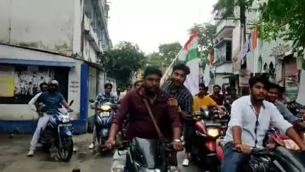 বালুরঘাট: দক্ষিণ দিনাজপুর জেলা তৃণমূল যুব কংগ্রেস আয়োজিতআহ্বানযাত্রাকে স্বাগত জানিয়ে বালুরঘাটে টাউন TMYC, র  মিছিল