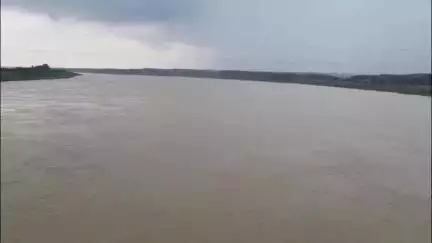 चकरनगर: चंबल नदी का जलस्तर तेजी से बढ़ा, 24 बाढ़ चौकियां सक्रिय, खतरे के निशान से मात्र 5.08 मीटर दूर