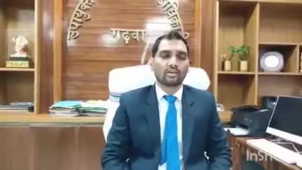 गढ़वा: धुरकी प्रखंड में मनरेगा योजनाओं में अनियमितता मिलने पर उपायुक्त ने 11 कर्मियों पर की कार्रवाई