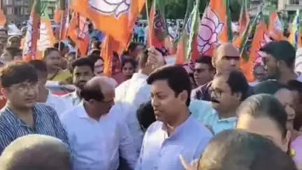 তেজপুৰ: তেজপুৰত ভাৰতীয় জনতা পাৰ্টিৰ উদ্যোগত উলিয়ালে বিশাল কৃতজ্ঞতা যাত্ৰা