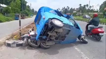 নগাঁও: চামগুৰিৰ ভেলেউগুৰিত ভয়ংকৰ পথ দুৰ্ঘটনা,তীব্ৰ বেগী এখন বাইকে নিৰন্ত্ৰন হেৰুৱাই মহতিয়ালে এখন অটক,আঘাতপ্ৰাপ্ত দুজন