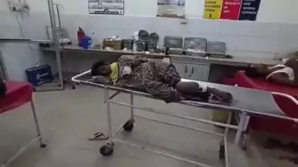 बदायूं: मीरा सराय काशीराम आवास कॉलोनी में अचेत अवस्था में पड़ी अज्ञात महिला को जिला अस्पताल में भर्ती कराया गया