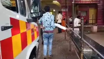 मिश्रिख: मैनिया गांव में सड़क के किनारे खेल रहे बच्चे को तेज रफ्तार बाइक ने मारी जोरदार टक्कर, गंभीर अवस्था में उपचार जारी