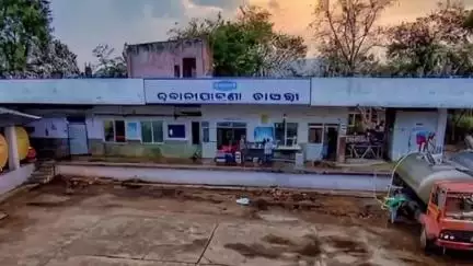 ସଦର: ଉତ୍କଳ ଓମଫେଡ୍ ୱାର୍କର ୟୁନିୟନ ତରଫରୁ ଜିଲ୍ଲା ମୁଖ୍ୟ ଓମଫେଡ୍ କାର୍ଯ୍ୟାଳୟ ସମ୍ମୁଖରେ ଧାରଣା