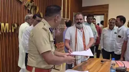 मुलताई: मुलताई में नकली खाद बेचने वालों पर कार्रवाई के लिए किसान ने पुलिस अधीक्षक को ज्ञापन सौंपा