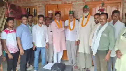 तिलहर: सिधौली क्षेत्र के कोरोंकुइयाँ में लोकदल की बैठक जिलाध्यक्ष नरेंद्र यादव की अध्यक्षता में संपन्न हुई