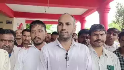 बड़वानी: अंजड के निवासियों ने चरनोई भूमि पर अवैध कब्जे हटाने के लिए कलेक्ट्रेट जनसुनवाई में दिया आवेदन