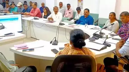 हरदा: कलेक्टर ने अधिकारियों को दिए निर्देश, जिले में उर्वरकों की पर्याप्त उपलब्धता सुनिश्चित की जाए