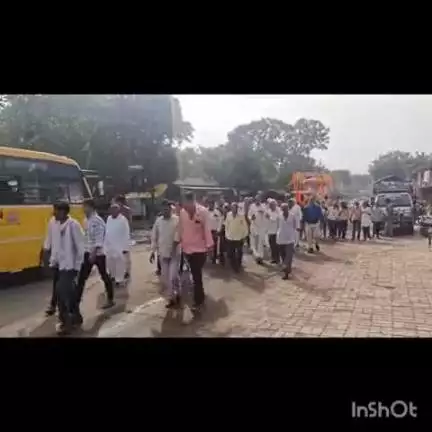 सेगांव: सेगांव में सकल हिन्दू समाज ने क्षेत्र की सुख-समृद्धि के लिए मंगलवार को निकाली पैदल यात्रा