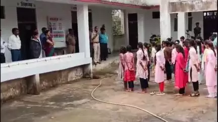 हनुमना: हाटा विद्यालय में थाना प्रभारी ने चलाया नशा मुक्ति जागरूकता अभियान
