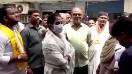 కడప: కడప నగరంలోని ఓ వార్డు సచివాలయంలోని ఉద్యోగిపై ఎమ్మెల్యే మాధవి రెడ్డి తీవ్రస్థాయిలో ఆగ్రహం