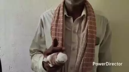 मऊ: मऊ बरहा कोटरा गांव में खेत में गंदगी फेंकने से मना करने पर पारिवारिक जनों ने पति, पत्नी और उनके पुत्र के साथ की मारपीट