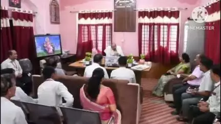 सवाई माधोपुर: सवाई माधोपुर पीएम श्री विद्यालय में जिला कलेक्टर ने किया पौधारोपण, नवाचारों की सराहना अभियान के तहत लगाए गए 200 पौधे