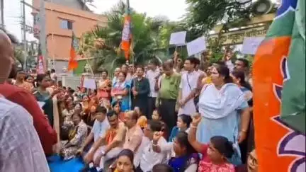 ধুবুৰী ভাগ: ভূমি সমূহ বেদখলমুক্ত কৰাৰ বাবে মুখ্যমন্ত্ৰী ডঃ হিমন্ত বিশ্ব শৰ্মাক ধন্যবাদ প্ৰদান কৰিবলৈ চহৰত বিজেপিৰ পথসভা
