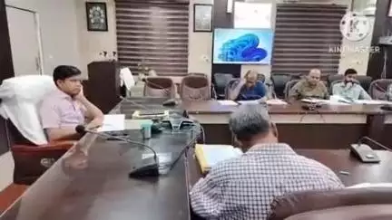 संभल: बहजोई कलेक्ट्रेट सभागार में संभल डीएम की अध्यक्षता में राष्ट्रीय स्वच्छ गंगा मिशन एवं राष्ट्रीय पुस्तक न्यायाधीश की बैठक
