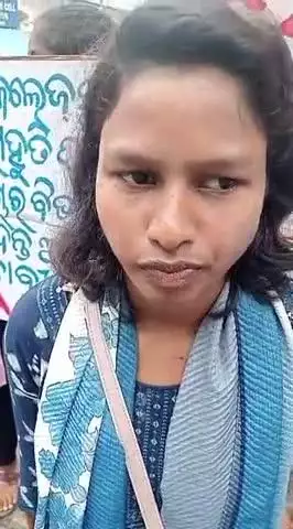 ବାରିପଦା ମ୍ୟୁନିସିପାଲଟି: ସୌମ୍ୟାଶ୍ରୀଙ୍କୁ ନ୍ୟାୟ ପ୍ରଦାନ ଦାବିରେ ଜିଲ୍ଲାପାଳଙ୍କ ଅଫିସ ଆଗେଇ ବିକ୍ଷୋଭ ପ୍ରଦର୍ଶନ; AIDSO ର ସଦସ୍ୟା ଦେଲେ ପ୍ରତିକ୍ରିୟା