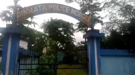 দিনহাটা ১: ভলকা এলাকার এক ব্যক্তির অস্বাভাবিক মৃত দেহ উদ্ধার করে ময়নাতদন্তের জন্য নিয়ে আসে দিনহাটা থানার পুলিশ