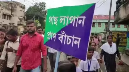 মেমারি ১: বনমহোৎসব উপলক্ষে চার লক্ষ গাছ প্রদান করা হবে জেলায়, মেমারিতে পালিত হলো জেলা বনমহোৎসব