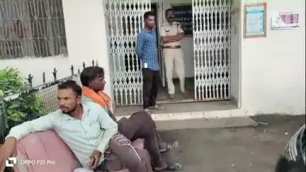 नीमच नगर: नीमच-सिंगोली मार्ग पर सड़क हादसे में बाइक सवार की मौत, जिला चिकित्सालय में हुआ पोस्टमार्टम