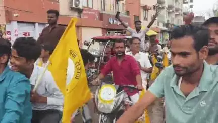 कटिहार: कटिहार शहर में जन सुराज पार्टी की बाइक रैली, संस्थापक के आगमन की जानकारी दी गई