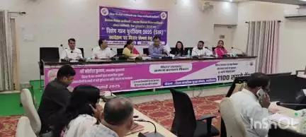 लखीसराय: जिला मंत्रणा कक्ष में डीएम की अध्यक्षता में मतदाता पुनरीक्षण अभियान की समीक्षा बैठक आयोजित