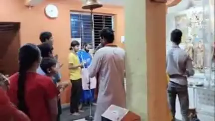 बांधवगढ़: उमरिया जय स्तंभ स्थित राम दरबार मंदिर में पुजारी और भक्तों ने उतारी श्री रामचंद्र जी की आरती
