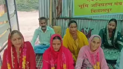 बिलासपुर सदर: टनल नंबर-17 नोग बधियात के ग्रामीणों का धरना 45वें दिन भी जारी, भूख हड़ताल पर डटे रहे लोग