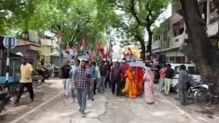 आबू रोड: आबूरोड में कांग्रेस पार्टी और अग्रिम संगठनों के कार्यकर्ताओं ने जन आक्रोश रैली निकालकर किया विरोध प्रदर्शन, सौंपा ज्ञापन