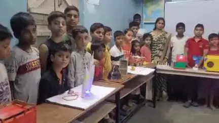 पूर्णिया पूर्व: फ्लोर मिल स्थित ज्ञान गंगा अकैडमी एंड हॉस्टल का बच्चों के लिए विज्ञान प्रदर्शनी का आयोजन