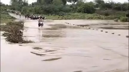 मुरैना नगर: बारिश ने तोड़ा तीन दशक का रिकॉर्ड, नदी-नाले उफान पर, जिले में अब तक 766.3 मिलीमीटर औसत वर्षा दर्ज