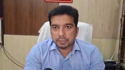 संभल: संभल में सपा सांसद जियाउर्रहमान ने बिना नक्शा पास कराए मकान के सुनवाई मामले में एसडीएम से जानकारी दी