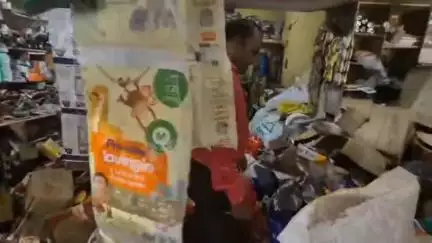 चैनपुर में खाद्य सुरक्षा विभाग की टीम ने प्रतिष्ठानों का निरीक्षण कर सैंपल लिया, कोटपा अधिनियम के तहत लगाया जुर्माना