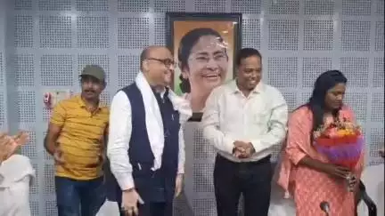 মাটিগাড়া: SJDA-র চেয়ারম্যান হিসেবে দায়িত্ব গ্রহণের পর প্রথম শিলিগুড়ি মহকুমা পরিষদ পরিদর্শনে এলেন দিলীপ দুগ্গার