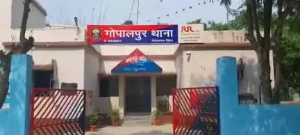 कुचायकोट: गोपालपुर थाना क्षेत्र: NH-27 बाबा दोना शुक्ला के पास अज्ञात वाहन की टक्कर से मोटरसाइकिल सवार जख्मी