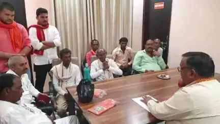मंझनपुर: बसपा को लगा झटका, संतलाल मस्ताना सहित दर्जनों कार्यकर्ता भाजपा में शामिल, मंझनपुर में सियासी हलचल दिखी