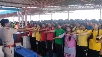 बनखेड़ी: नशे से दूरी ज़रूरी: बनखेड़ी के निजी स्कूल में पुलिस ने छात्रों को शपथ दिलाई, किया जागरूक