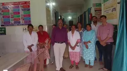 पत्थलगांव: सीएमएचओ डॉ. जात्रा ने पीएचसी लुडेग और कुकरगांव का किया निरीक्षण