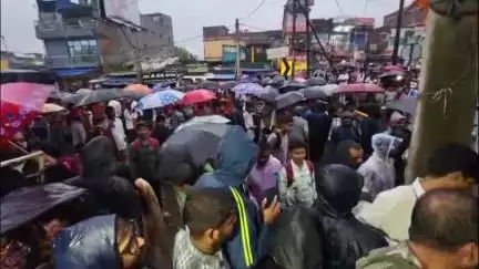हज़ारीबाग: जबरा निवासी प्रदीप प्रसाद की मौत के बाद बवाल, कोर्रा चौक जाम, पुलिस पर लापरवाही का आरोप