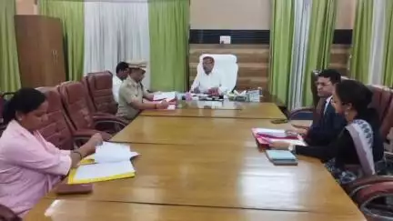 दरभंगा: जिला विधिक सेवा प्राधिकार द्वारा दरभंगा कोर्ट में बंदियों की जमानत व रिहाई को लेकर बैठक