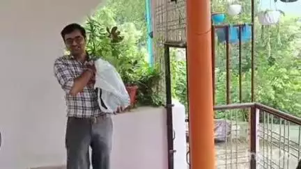 बागेश्वर: वृक्ष मित्र किशन सिंह मलडा ने हरेला पर्व पर ग्रामीणों और छात्र-छात्राओं को चंदन, बेलपत्र, परिजात के पेड़ दिए