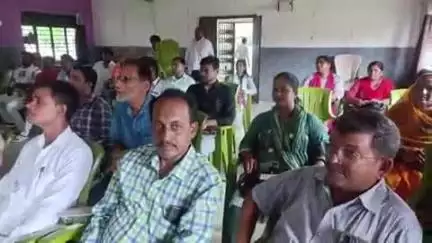 पकड़ी दयाल: पकड़ी दयाल प्रखंड सभागार में 20 सूत्री बैठक में बिजली, जल नल योजना और विद्यालय की चाहरदिवारी का मुद्दा छाया रहा